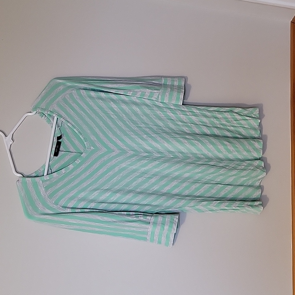 3/4 sleeve top